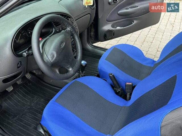 Синій Форд Фієста, об'ємом двигуна 1.25 л та пробігом 126 тис. км за 2200 $, фото 10 на Automoto.ua