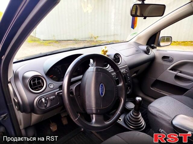 Форд Фиеста 2002 в Киверцы на Automoto.ua Синий Форд Фиеста, объемом двигателя 1.6 л и пробегом 166 тыс. км за 4100 $, фото 2 на Automoto.ua