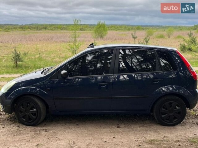 Синій Форд Фієста, об'ємом двигуна 1.3 л та пробігом 293 тис. км за 3150 $, фото 4 на Automoto.ua