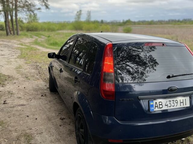 Синій Форд Фієста, об'ємом двигуна 1.3 л та пробігом 297 тис. км за 3100 $, фото 5 на Automoto.ua