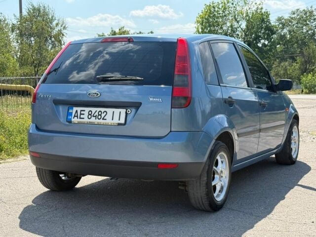 Синий Форд Фиеста, объемом двигателя 1.4 л и пробегом 125 тыс. км за 3400 $, фото 5 на Automoto.ua