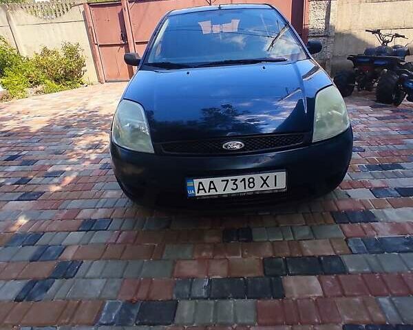 Синий Форд Фиеста, объемом двигателя 1.3 л и пробегом 230 тыс. км за 2600 $, фото 1 на Automoto.ua