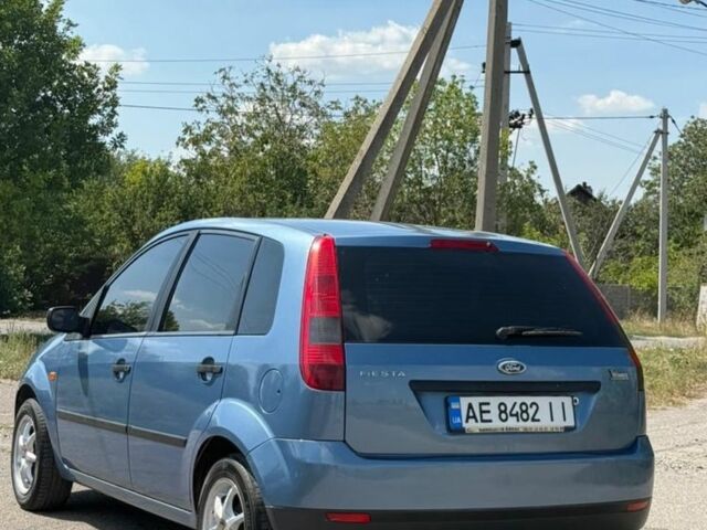 Синий Форд Фиеста, объемом двигателя 1.4 л и пробегом 125 тыс. км за 3400 $, фото 4 на Automoto.ua