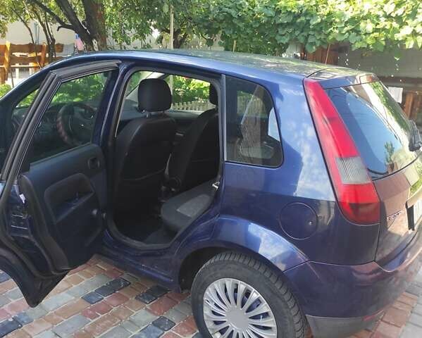 Синий Форд Фиеста, объемом двигателя 1.3 л и пробегом 230 тыс. км за 2600 $, фото 3 на Automoto.ua