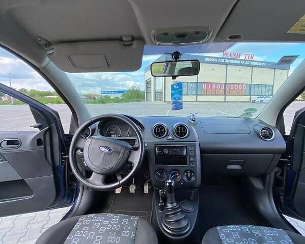 Синій Форд Фієста, об'ємом двигуна 1.25 л та пробігом 142 тис. км за 3200 $, фото 12 на Automoto.ua