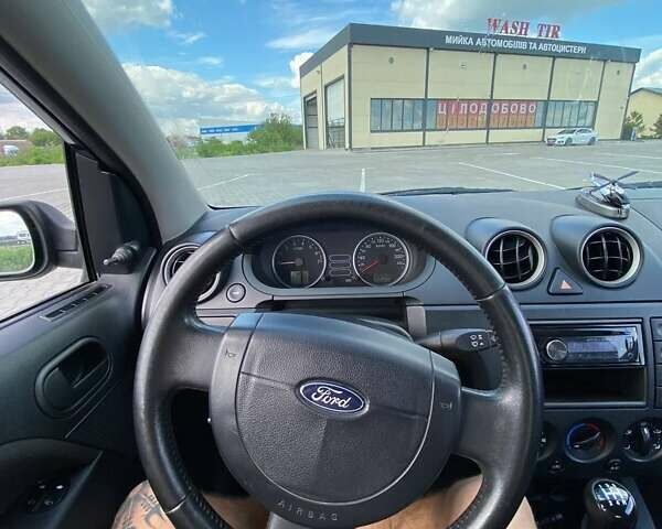 Синій Форд Фієста, об'ємом двигуна 1.25 л та пробігом 142 тис. км за 3200 $, фото 8 на Automoto.ua