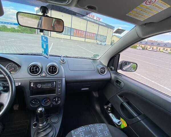 Синій Форд Фієста, об'ємом двигуна 1.25 л та пробігом 142 тис. км за 3200 $, фото 14 на Automoto.ua