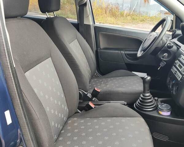 Синий Форд Фиеста, объемом двигателя 1.3 л и пробегом 130 тыс. км за 3700 $, фото 17 на Automoto.ua