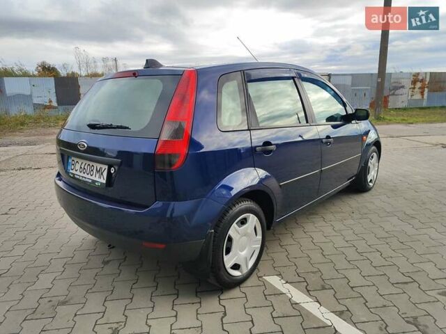 Синий Форд Фиеста, объемом двигателя 1.3 л и пробегом 130 тыс. км за 3700 $, фото 4 на Automoto.ua