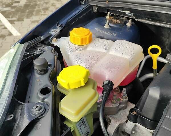 Синий Форд Фиеста, объемом двигателя 1.3 л и пробегом 130 тыс. км за 3700 $, фото 27 на Automoto.ua