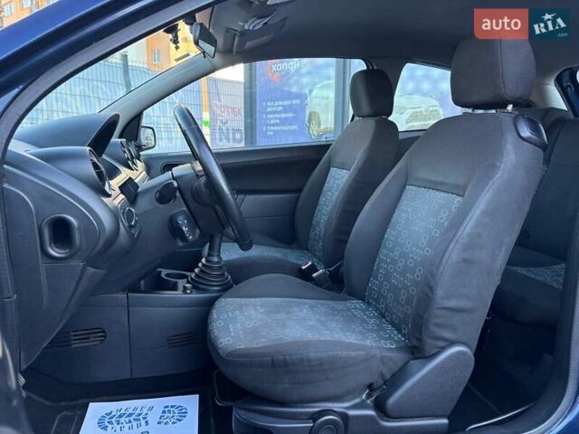 Синий Форд Фиеста, объемом двигателя 1.2 л и пробегом 154 тыс. км за 3600 $, фото 9 на Automoto.ua