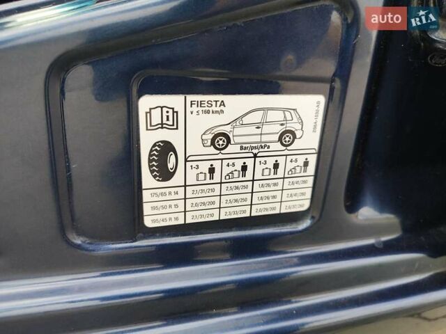 Синий Форд Фиеста, объемом двигателя 1.3 л и пробегом 130 тыс. км за 3700 $, фото 26 на Automoto.ua