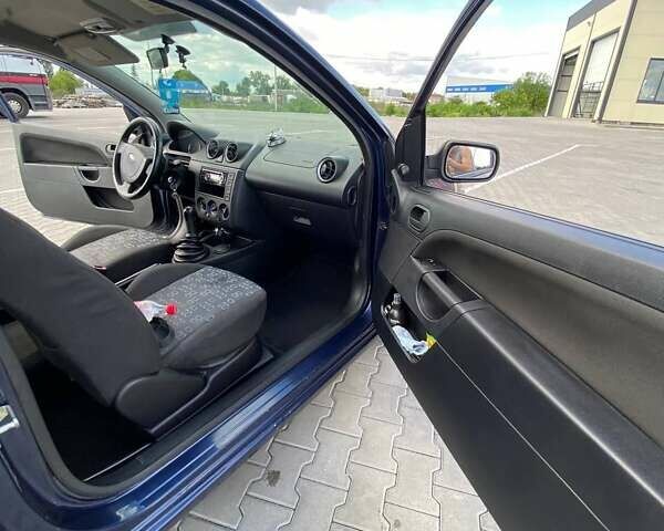 Синій Форд Фієста, об'ємом двигуна 1.25 л та пробігом 142 тис. км за 3200 $, фото 15 на Automoto.ua