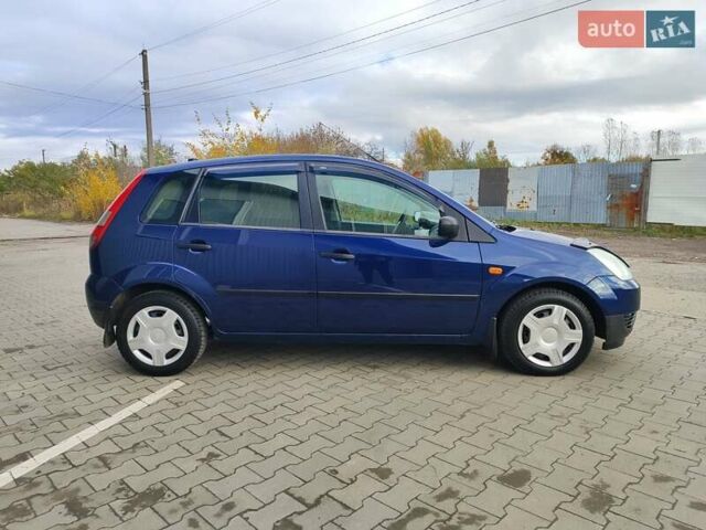 Синий Форд Фиеста, объемом двигателя 1.3 л и пробегом 130 тыс. км за 3700 $, фото 6 на Automoto.ua
