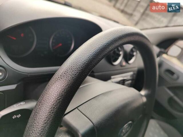 Синий Форд Фиеста, объемом двигателя 1.3 л и пробегом 130 тыс. км за 3700 $, фото 11 на Automoto.ua