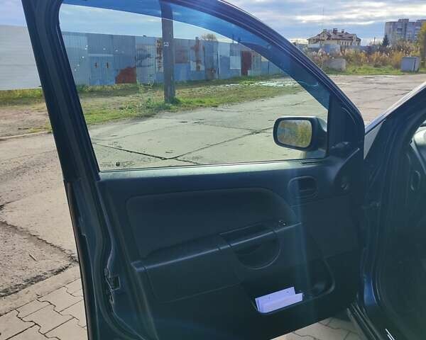 Синий Форд Фиеста, объемом двигателя 1.3 л и пробегом 130 тыс. км за 3700 $, фото 23 на Automoto.ua