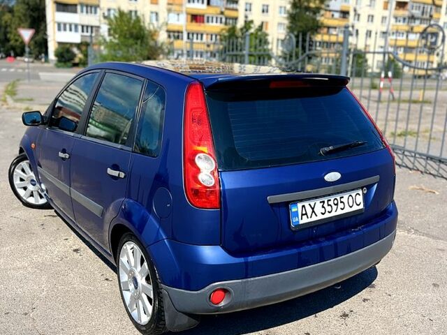 Синій Форд Фієста, об'ємом двигуна 1.2 л та пробігом 260 тис. км за 3150 $, фото 3 на Automoto.ua