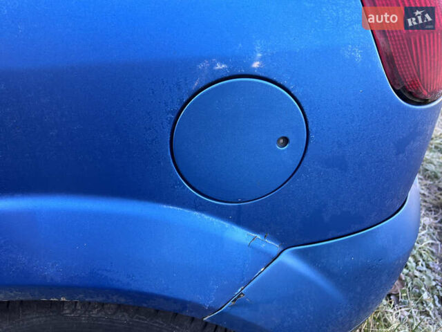 Синий Форд Фиеста, объемом двигателя 1.29 л и пробегом 225 тыс. км за 1950 $, фото 9 на Automoto.ua