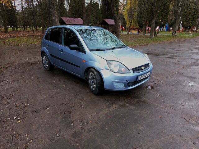 Синий Форд Фиеста, объемом двигателя 1.2 л и пробегом 300 тыс. км за 1900 $, фото 1 на Automoto.ua