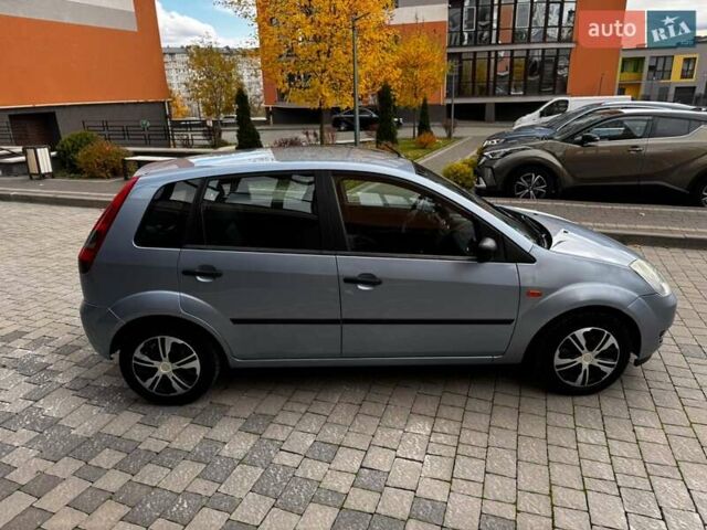 Синий Форд Фиеста, объемом двигателя 1.3 л и пробегом 175 тыс. км за 3650 $, фото 27 на Automoto.ua