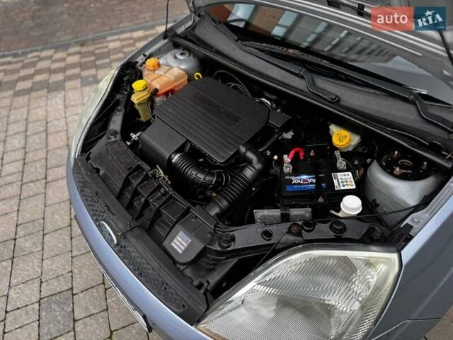 Синий Форд Фиеста, объемом двигателя 1.3 л и пробегом 175 тыс. км за 3650 $, фото 44 на Automoto.ua