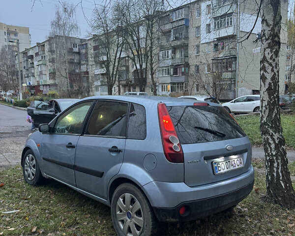 Синій Форд Фієста, об'ємом двигуна 1.2 л та пробігом 250 тис. км за 1900 $, фото 3 на Automoto.ua