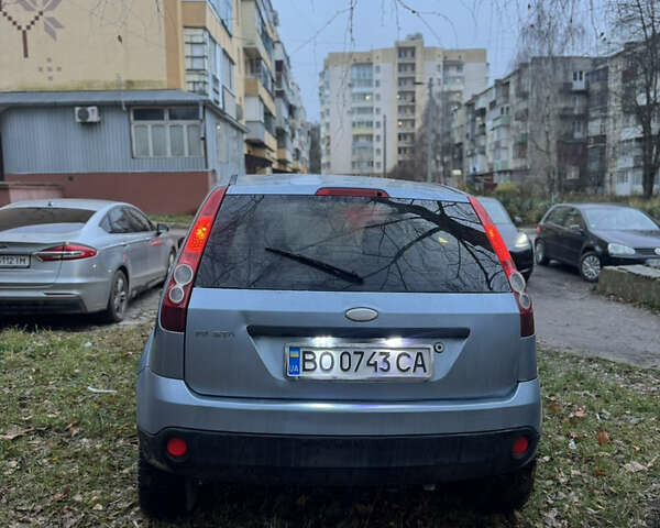 Синій Форд Фієста, об'ємом двигуна 1.2 л та пробігом 250 тис. км за 1900 $, фото 6 на Automoto.ua