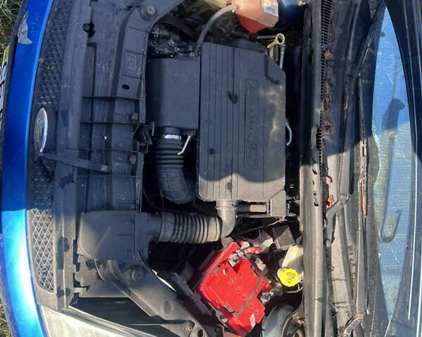 Синий Форд Фиеста, объемом двигателя 1.29 л и пробегом 225 тыс. км за 1950 $, фото 10 на Automoto.ua