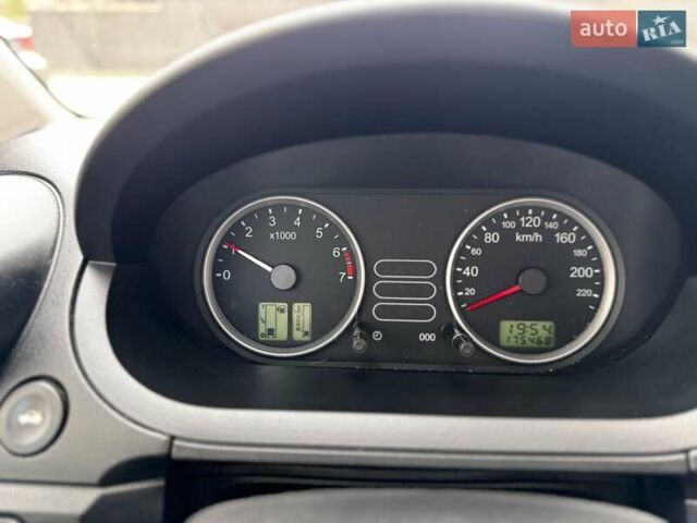 Синий Форд Фиеста, объемом двигателя 1.3 л и пробегом 175 тыс. км за 3650 $, фото 45 на Automoto.ua