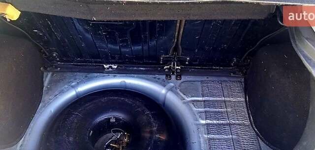 Синій Форд Фієста, об'ємом двигуна 1.3 л та пробігом 217 тис. км за 3600 $, фото 5 на Automoto.ua