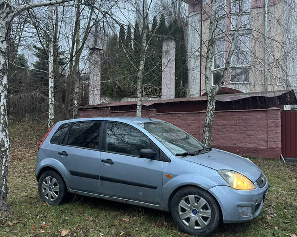 Синій Форд Фієста, об'ємом двигуна 1.2 л та пробігом 250 тис. км за 1900 $, фото 4 на Automoto.ua