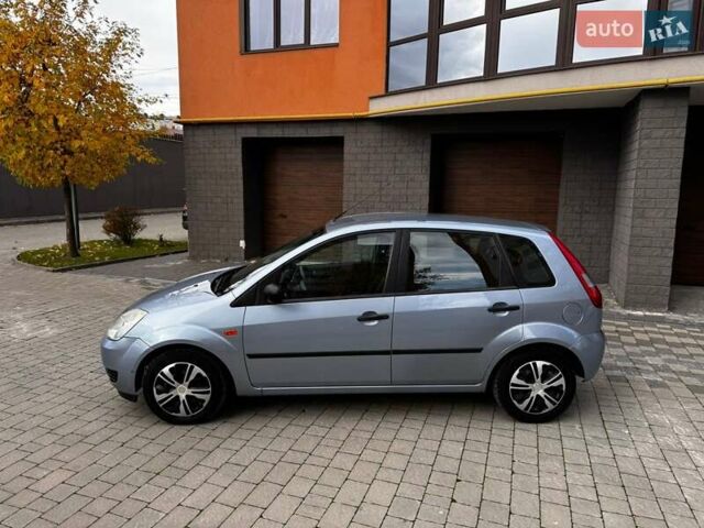 Синий Форд Фиеста, объемом двигателя 1.3 л и пробегом 175 тыс. км за 3650 $, фото 11 на Automoto.ua