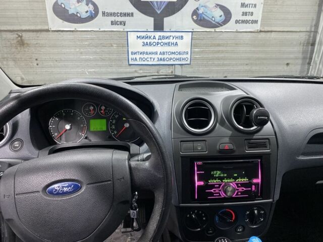 Синій Форд Фієста, об'ємом двигуна 1.4 л та пробігом 210 тис. км за 4200 $, фото 11 на Automoto.ua