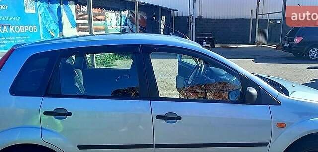 Синій Форд Фієста, об'ємом двигуна 1.3 л та пробігом 217 тис. км за 3600 $, фото 1 на Automoto.ua