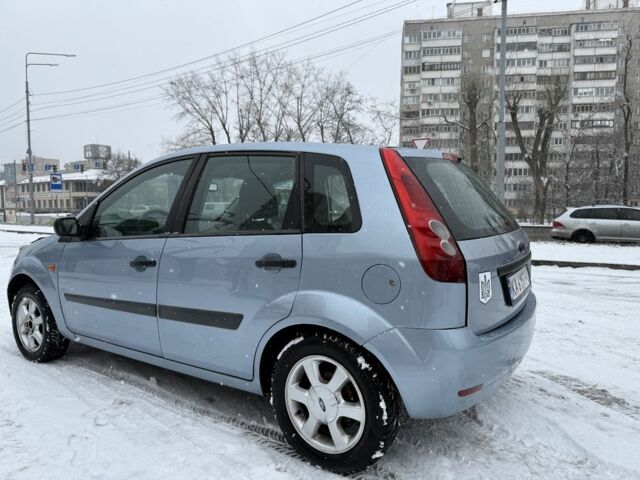 Синий Форд Фиеста, объемом двигателя 1.2 л и пробегом 279 тыс. км за 2750 $, фото 6 на Automoto.ua