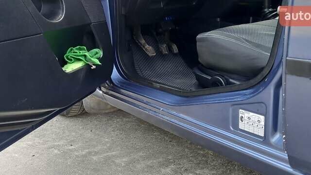 Синій Форд Фієста, об'ємом двигуна 1.3 л та пробігом 303 тис. км за 3100 $, фото 18 на Automoto.ua