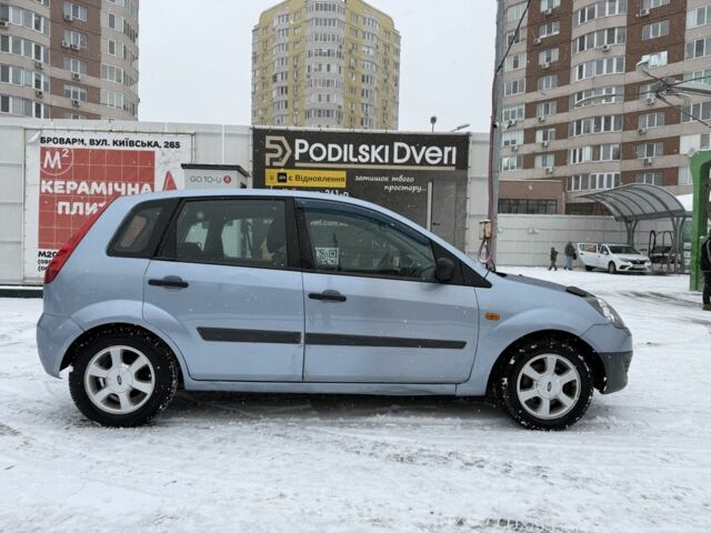 Синий Форд Фиеста, объемом двигателя 1.2 л и пробегом 279 тыс. км за 2750 $, фото 4 на Automoto.ua