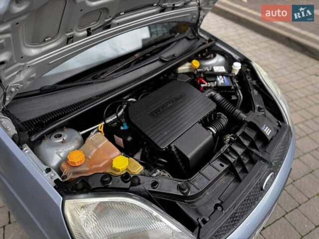 Синий Форд Фиеста, объемом двигателя 1.3 л и пробегом 175 тыс. км за 3650 $, фото 42 на Automoto.ua