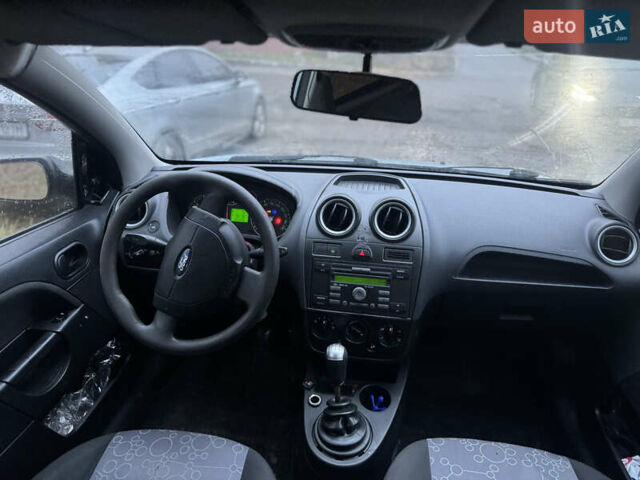 Синій Форд Фієста, об'ємом двигуна 1.2 л та пробігом 250 тис. км за 1900 $, фото 9 на Automoto.ua