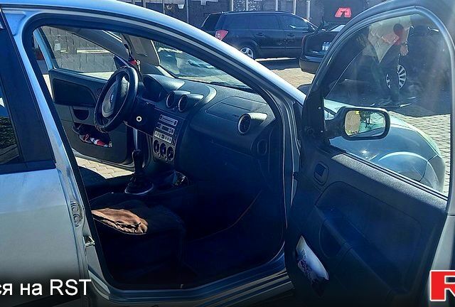 Синий Форд Фиеста, объемом двигателя 1.3 л и пробегом 217 тыс. км за 3600 $, фото 1 на Automoto.ua