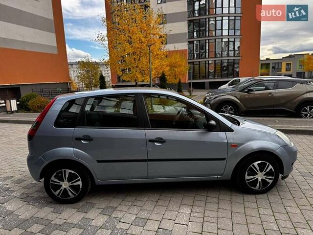 Синий Форд Фиеста, объемом двигателя 1.3 л и пробегом 175 тыс. км за 3650 $, фото 24 на Automoto.ua