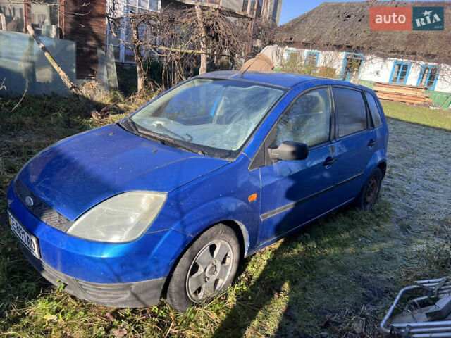 Синий Форд Фиеста, объемом двигателя 1.29 л и пробегом 225 тыс. км за 1950 $, фото 6 на Automoto.ua