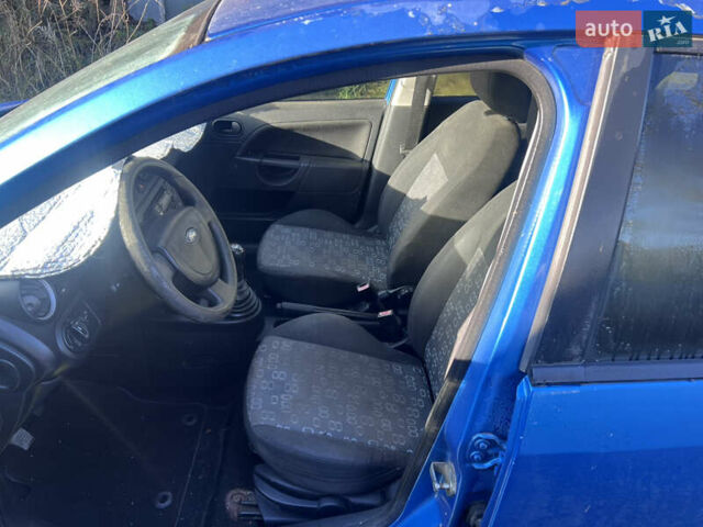 Синий Форд Фиеста, объемом двигателя 1.29 л и пробегом 225 тыс. км за 1950 $, фото 3 на Automoto.ua