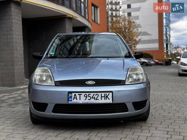 Синий Форд Фиеста, объемом двигателя 1.3 л и пробегом 175 тыс. км за 3650 $, фото 6 на Automoto.ua