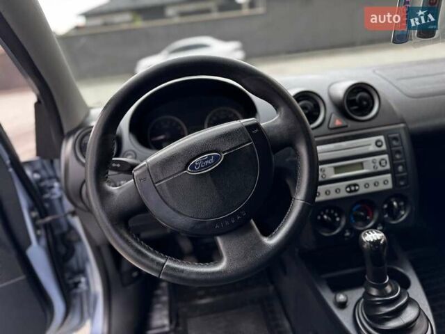 Синий Форд Фиеста, объемом двигателя 1.3 л и пробегом 175 тыс. км за 3650 $, фото 29 на Automoto.ua