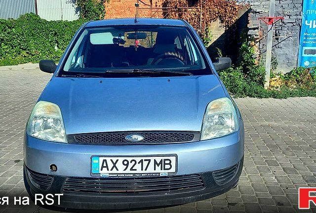 Синий Форд Фиеста, объемом двигателя 1.3 л и пробегом 217 тыс. км за 3600 $, фото 4 на Automoto.ua
