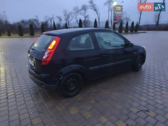 Синій Форд Фієста, об'ємом двигуна 1.3 л та пробігом 180 тис. км за 2300 $, фото 2 на Automoto.ua