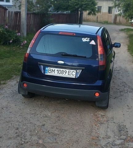 Синій Форд Фієста, об'ємом двигуна 1.3 л та пробігом 269 тис. км за 3250 $, фото 7 на Automoto.ua