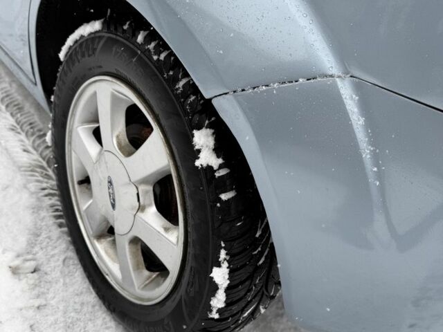 Синий Форд Фиеста, объемом двигателя 1.2 л и пробегом 279 тыс. км за 2750 $, фото 9 на Automoto.ua