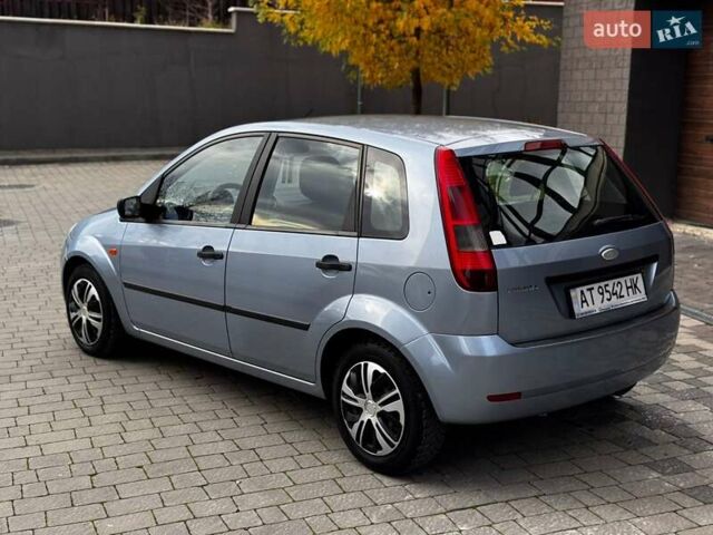 Синий Форд Фиеста, объемом двигателя 1.3 л и пробегом 175 тыс. км за 3650 $, фото 15 на Automoto.ua